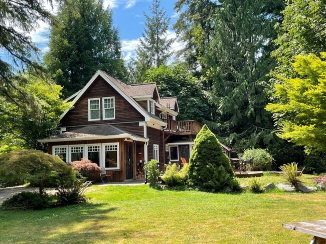 Building Photo - 3571 SE Kamilche Point Rd