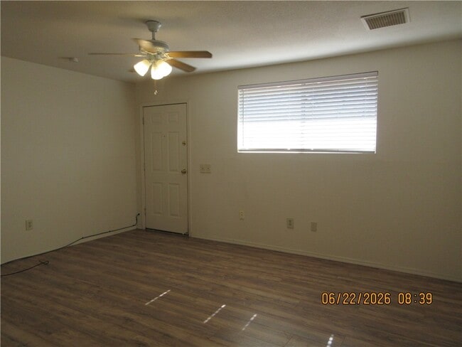 Building Photo - 3096 E Butler Ave