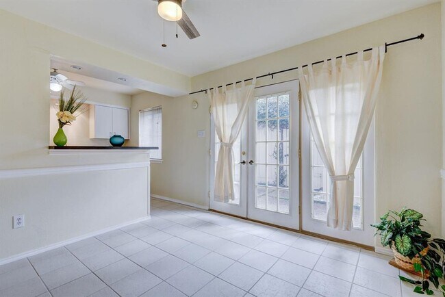 Foto del edificio - 6422 Burgoyne Dr.