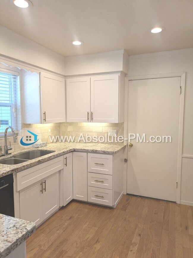 Foto del edificio - Amazing 3 Bed / 2 Bath Home in the Desirab...
