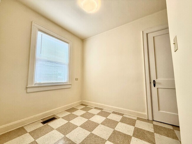 Foto del edificio - 608-610 N Gregson St