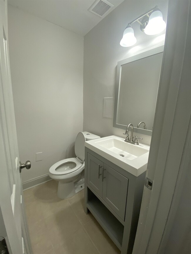Building Photo - 109 Peyton Pl SW