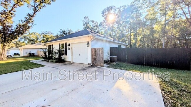 Building Photo - 151 Calvert Oaks Dr