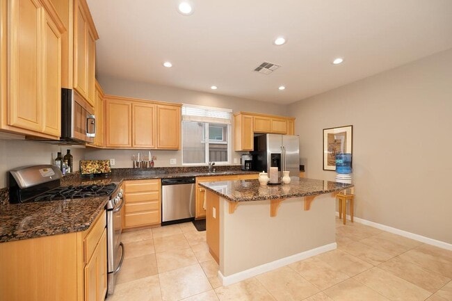 Building Photo - 4521-4523 Saturn St