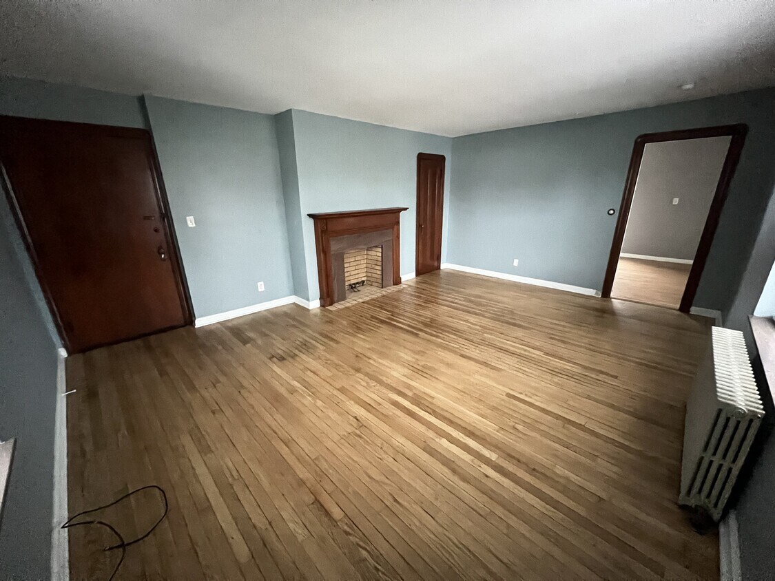 Living Area - 3838 W 160th St