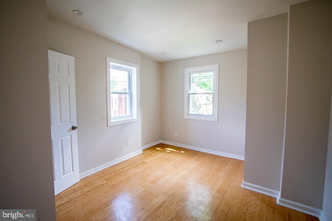 Building Photo - 2428 Sharswood St