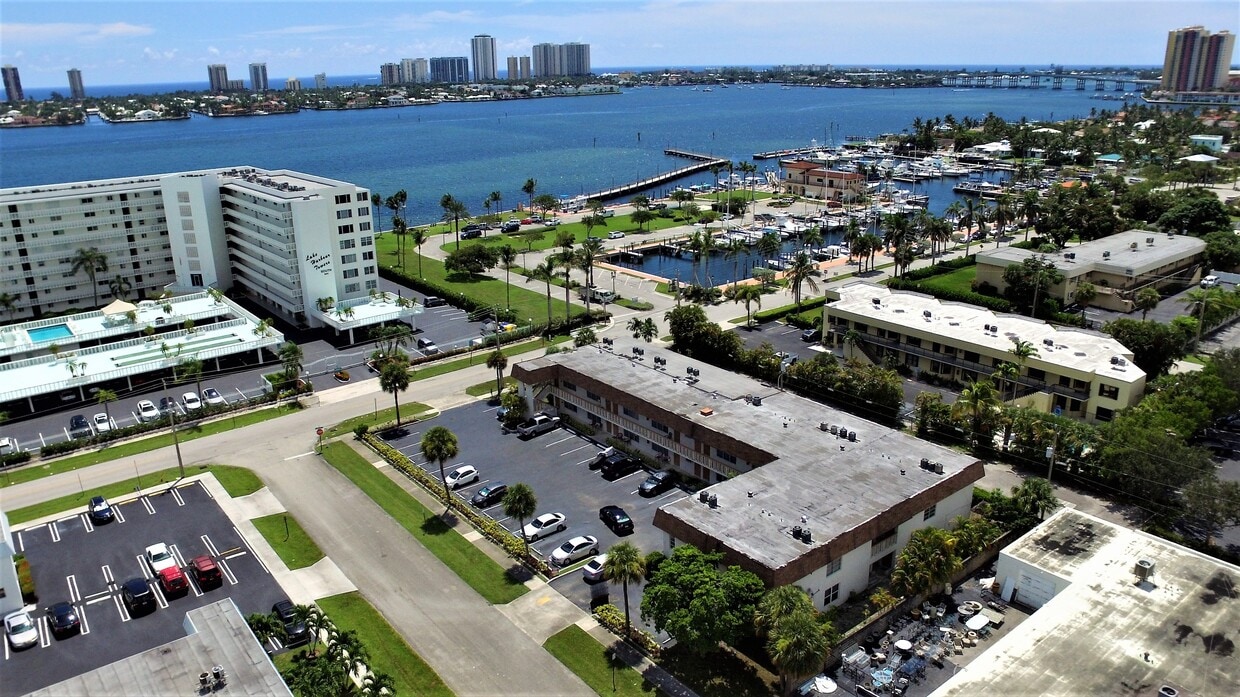 310 Lake Shore Dr Unit 8, Lake Park, FL 33403 310 Lake Shore Dr Lake