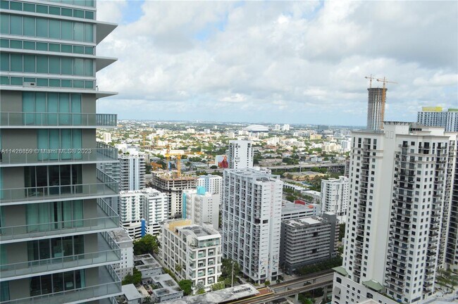 Foto del edificio - 1370 Washington Ave