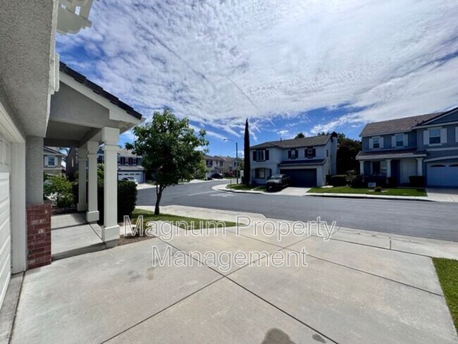 Building Photo - 45209 Almora St