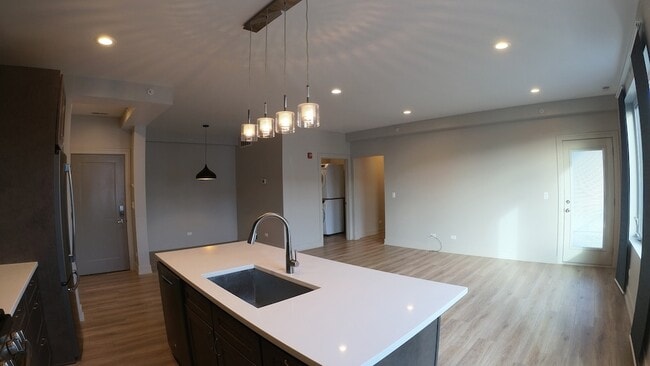 Building Photo - 5001 Prospect Ave