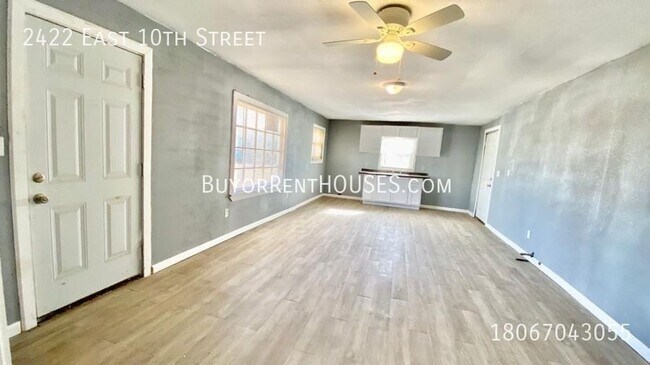 Foto del edificio - Handyman Special $99 Move in + Admin Fee /...