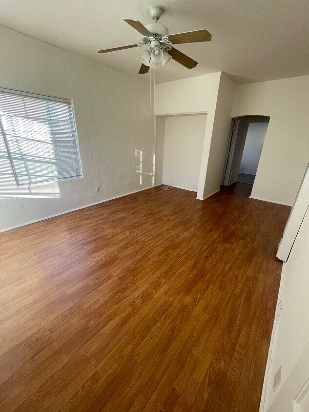 Primary Photo - 439 N Van Ness Ave