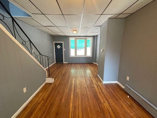 Foto del edificio - Grays Ferry 3 Bedroom