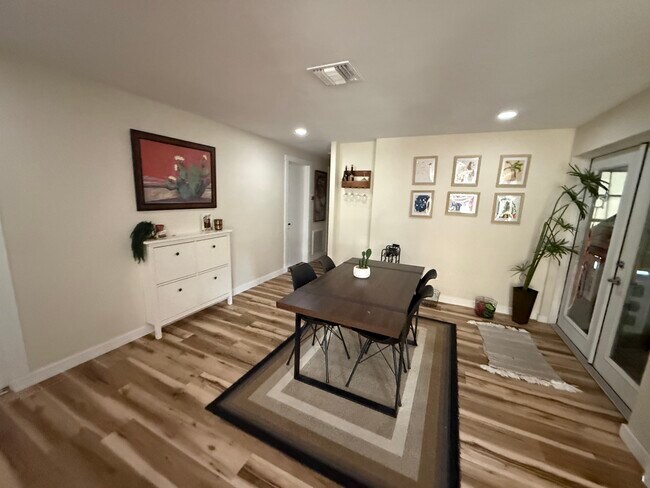 Building Photo - 1388 Rose St