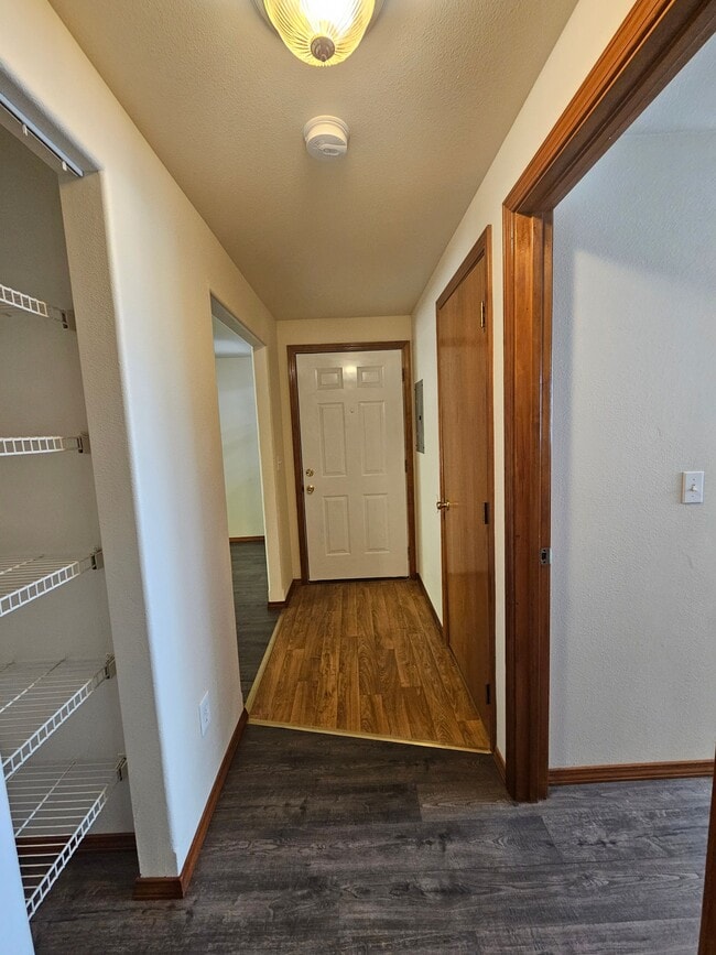 Building Photo - 1100 25th Avenue Ct