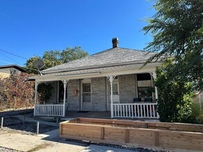 Building Photo - 55 Locust St
