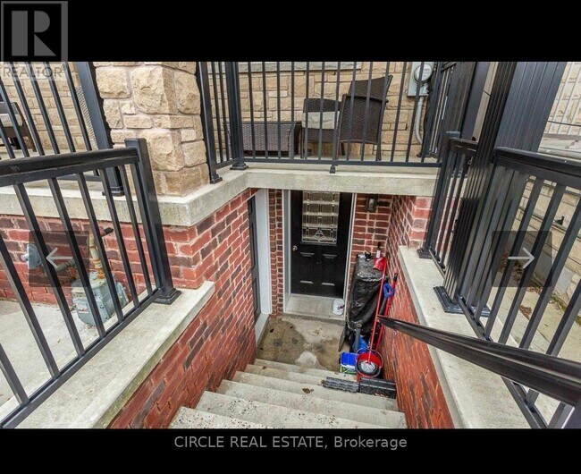 Building Photo - 55 Westbury Crescent