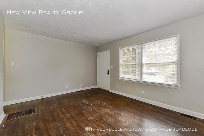 Foto del edificio - 8616 Sharonbrook Dr