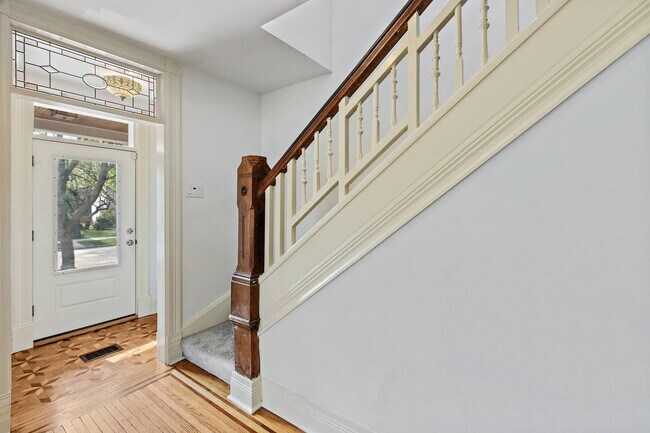 Building Photo - 4203 N Kildare Ave
