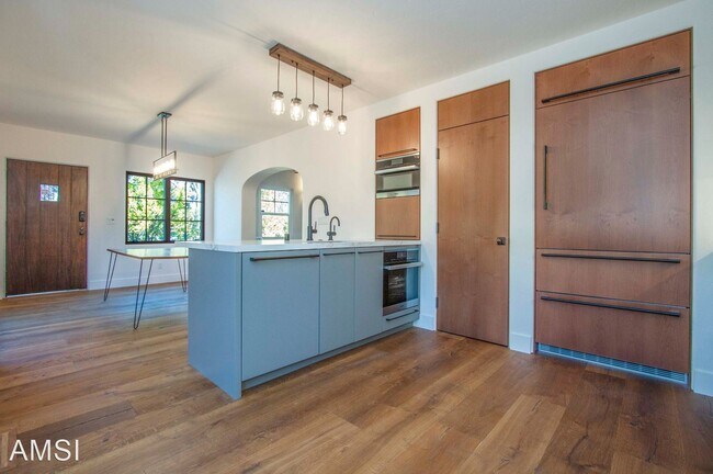 Foto del edificio - 5 br, 3.5 bath House - 195 N California Ave