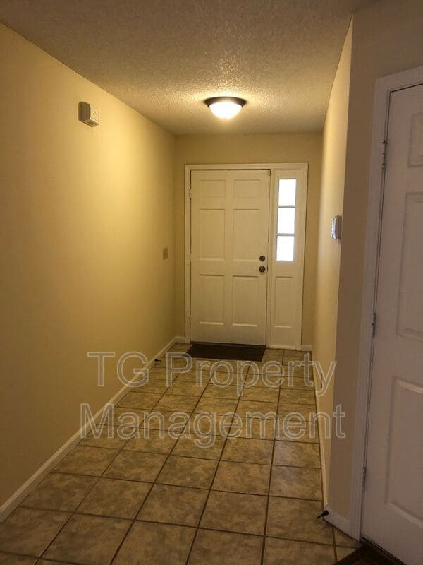 Foto del edificio - 12910 Forest Glen Ct S