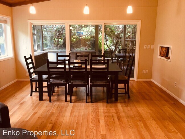 Foto del edificio - 4 br, 2 bath House - 5522 SE 38th Ave.