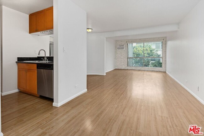 Foto del edificio - 1440 Veteran Ave