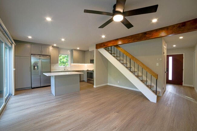 Foto del edificio - Newly Updated Two Story Home!