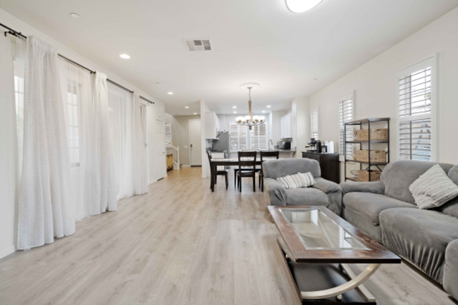 Building Photo - 1224 Los Olivos Street