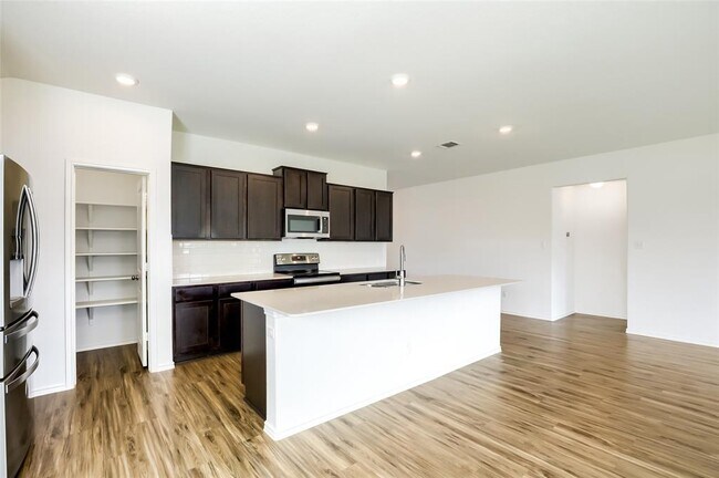 Building Photo - 309 Colthorpe Ln