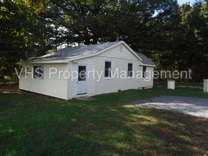 Primary Photo - 1245 Fords Shop Rd