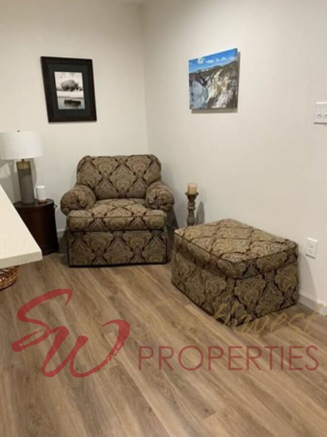 Building Photo - Absolutely gorgeous 1 bedroom 1 bath bouti...