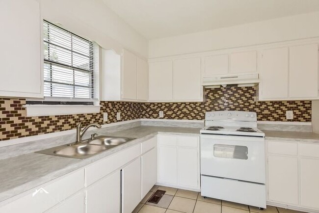 Building Photo - 3315 Walton Ln