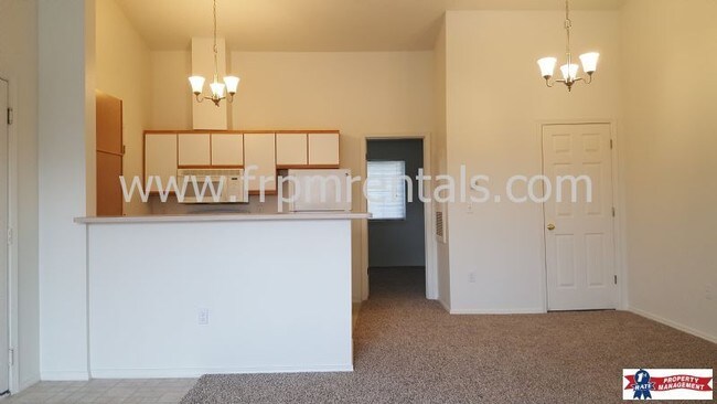 Foto del edificio - 670 N Ave H