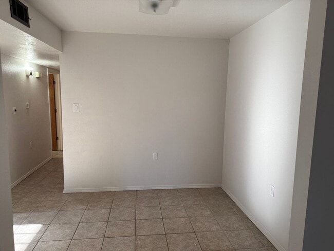Foto del edificio - Remodeled 3 Br, 2 Ba, with major appliances