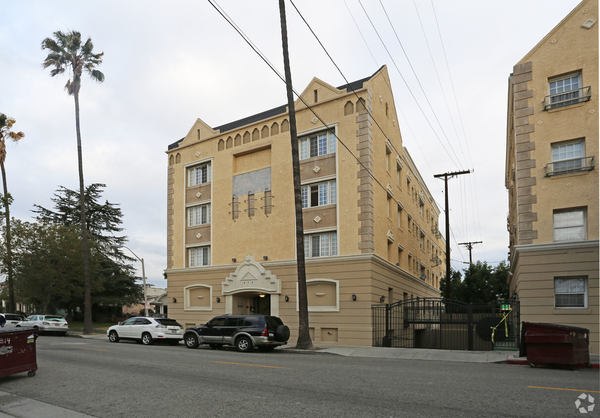 Primary Photo - The Regent Apartments