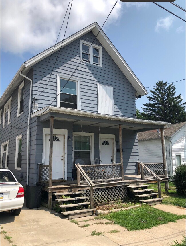 Front of unit - 311 Ross St