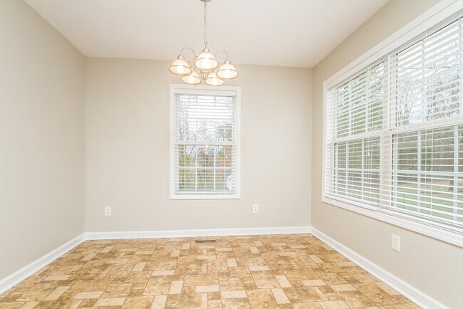 Foto del edificio - 3615 Stevens Bend Dr