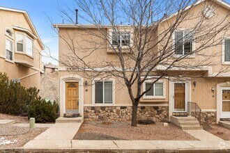 Building Photo - 1431 Madison Ridge Heights