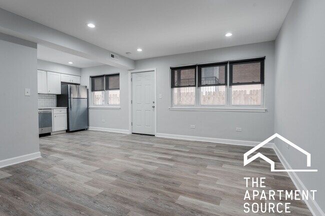 Building Photo - 3746 W Leland Ave