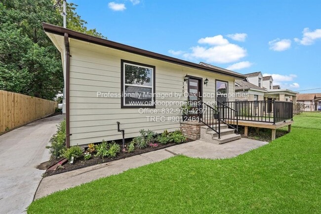 Photo - 1404 Des Jardines St House