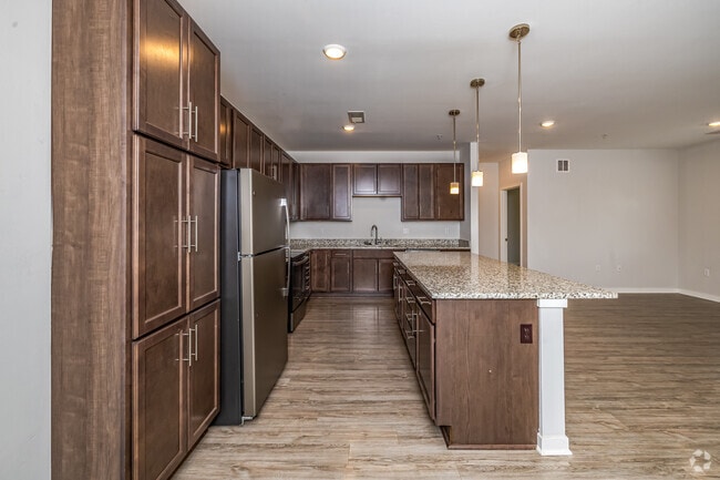 2BR, 2BA - 1,220SF - Kitchen - The Pointe Apartments