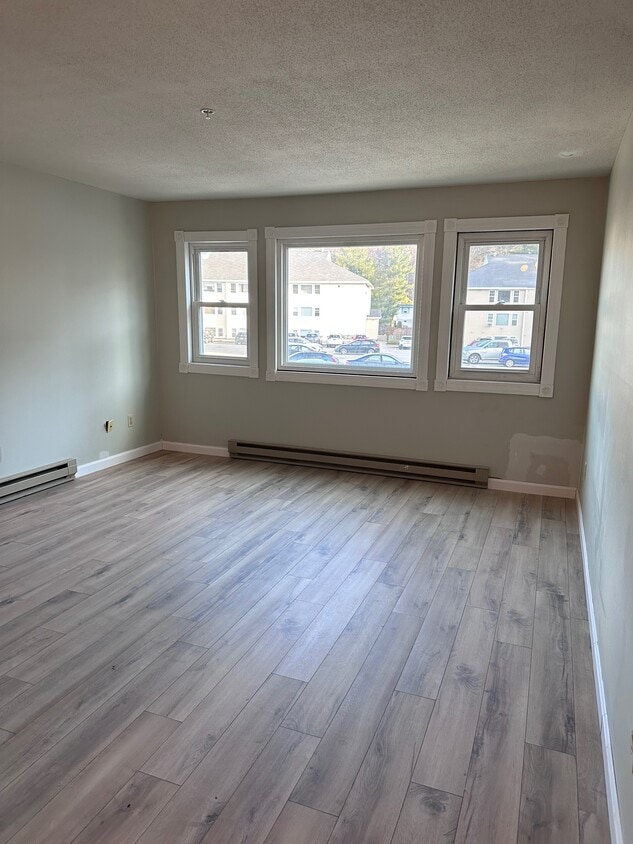 LR View 1 - 18 Smithwheel Rd (Old Orchard Beach, ME)