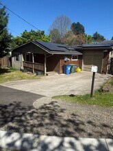 Building Photo - 8524 SE 28th Ave