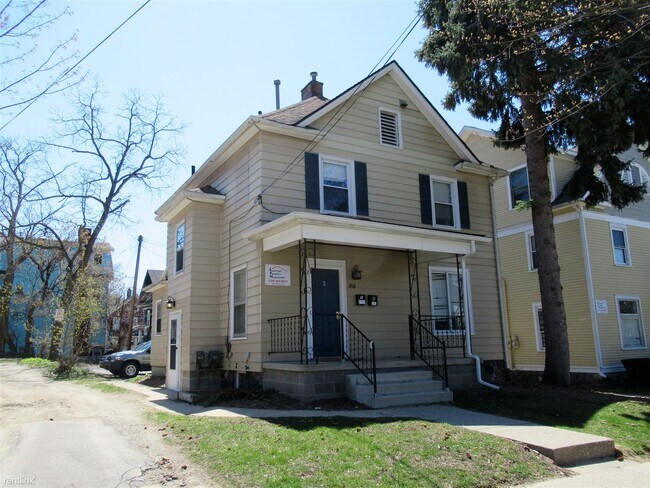 Foto del edificio - 7 br, 3 bath Duplex - 816 Arch St 816 Arch