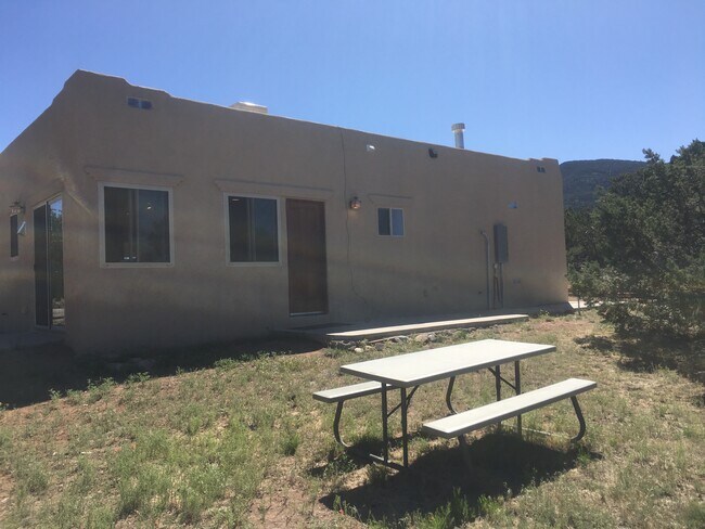 Building Photo - 1021 Gunsmoke Rd