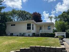 Building Photo - 225 E Panama Ave