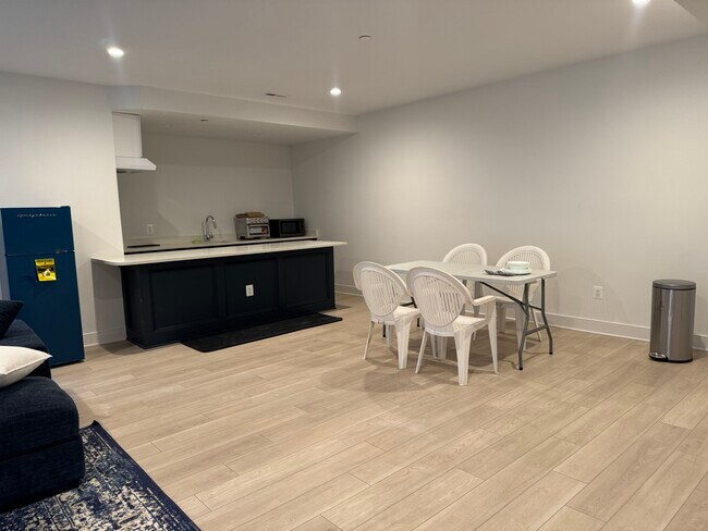 Foto del edificio - 8504 Meadowlark Ln