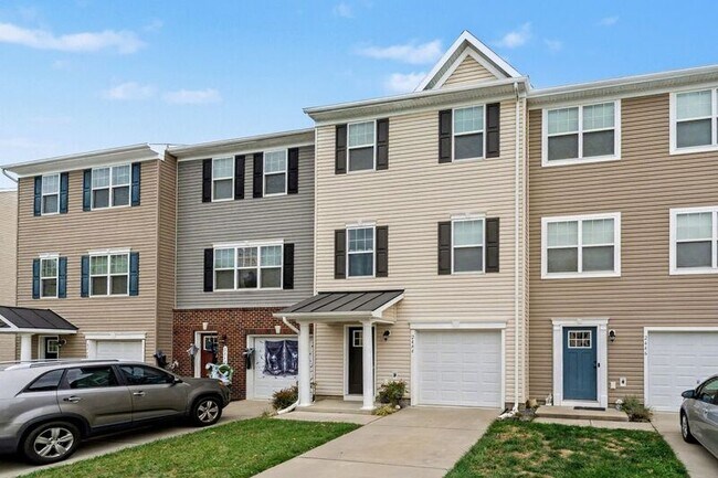 Foto del edificio - 2444 Drake Ln