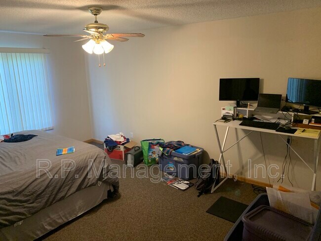 Building Photo - 13037 Europa Trail Way N